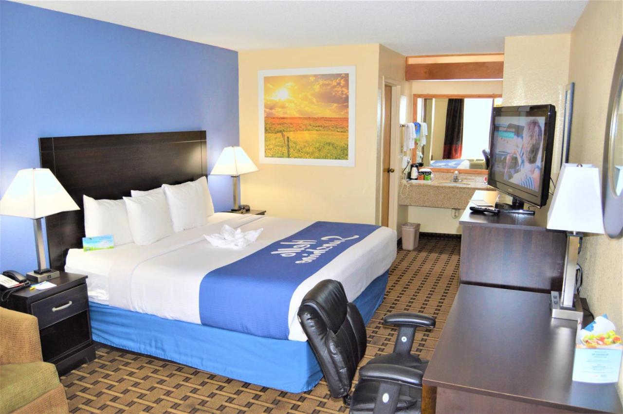 Days Inn By Wyndham Easley West Of Greenville/Clemson Area Exterior photo